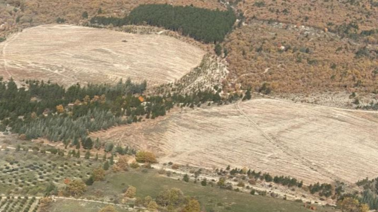 Haute-Provence : le chantier de la future centrale photovoltaïque de Cruis de nouveau bloqué