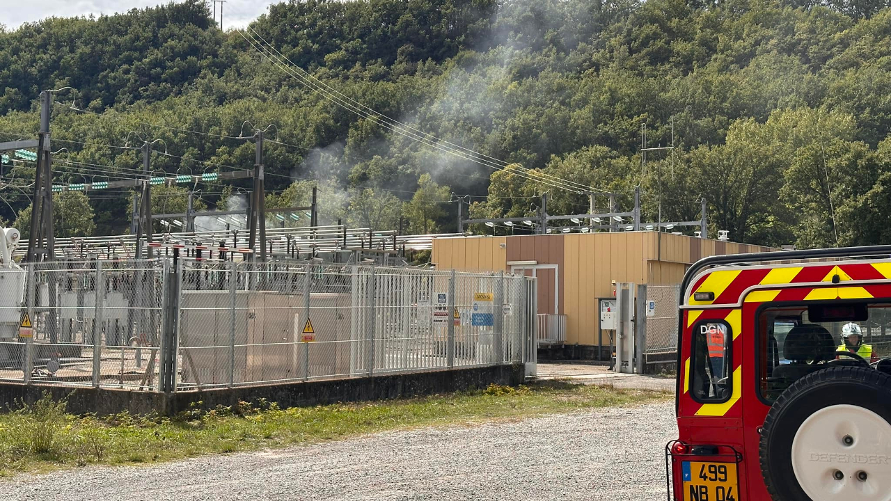 Haute-Provence : les pompiers engagés sur un feu dans un local électrique à Sisteron Haute-Provence : les pompiers engagés sur un feu dans un local électrique à Sisteron