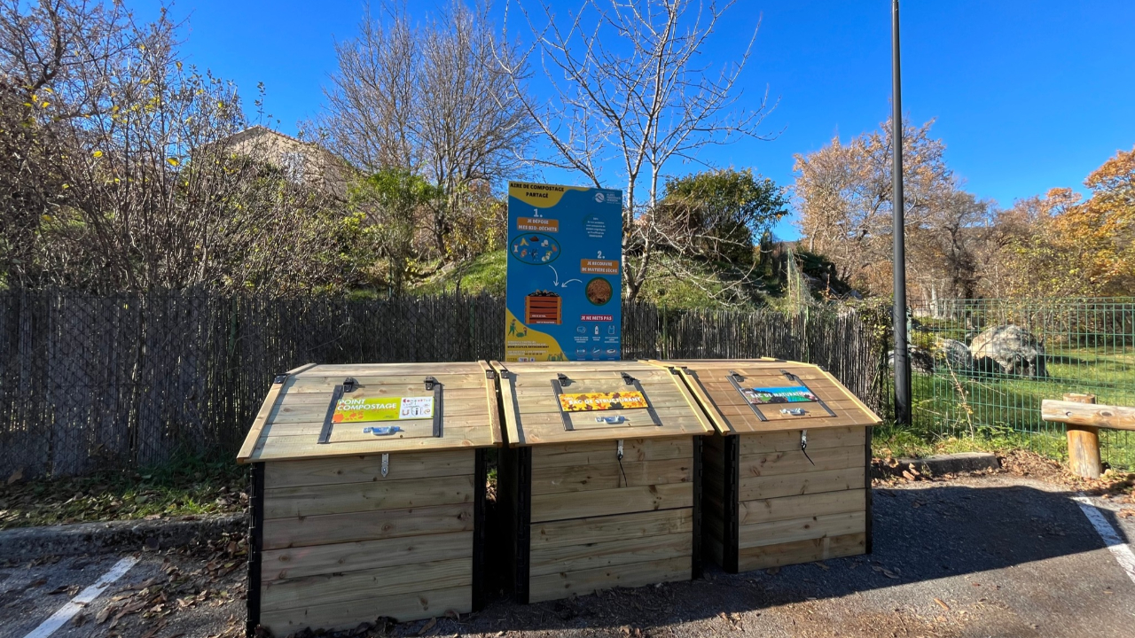 Haute-Provence : un nouveau composteur partagé à Saint-Julien-du-Verdon Haute-Provence : un nouveau composteur partagé à Saint-Julien-du-Verdon