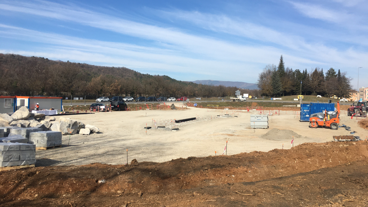 Haute-Provence : un parking de covoiturage à la sortie Sisteron nord de l’A51 Haute-Provence : un parking de covoiturage à la sortie Sisteron nord de l’A51