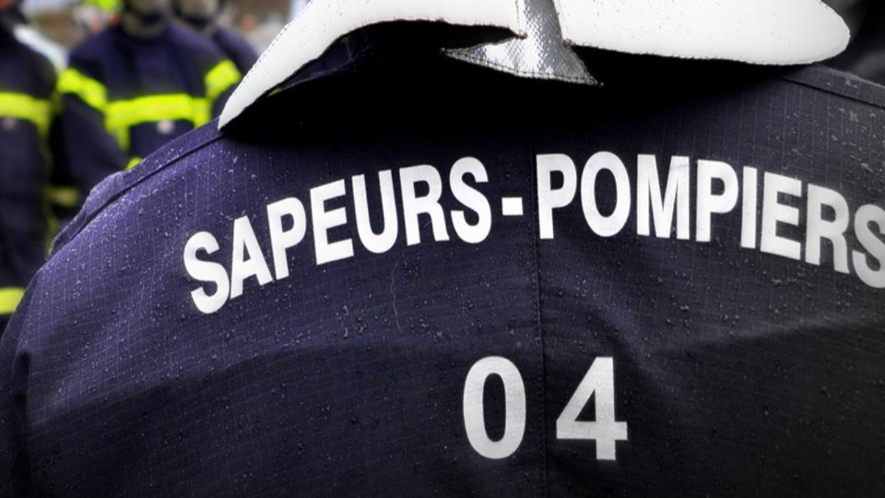 Haute-Provence : un vieux corps de ferme en feu à Jausiers Haute-Provence : un vieux corps de ferme en feu à Jausiers