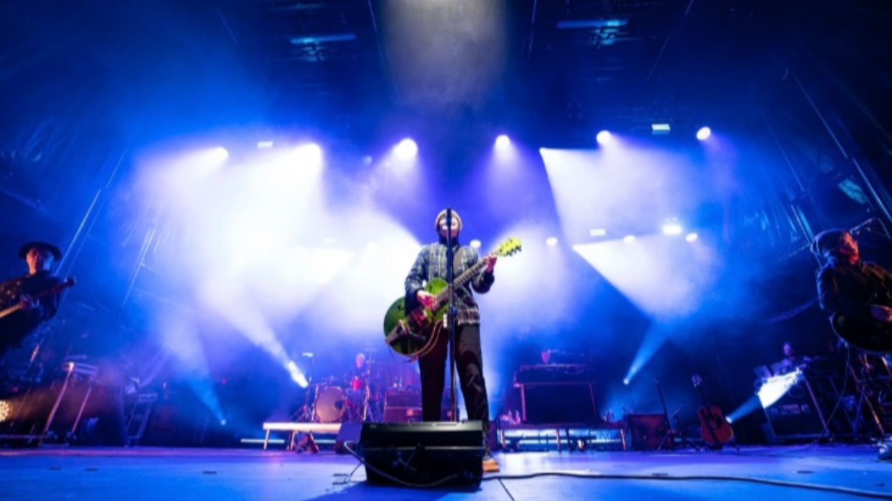 Hautes-Alpes : 17 000 personnes réunies sur le front de neige à Vars Hautes-Alpes : 17 000 personnes réunies sur le front de neige à Vars