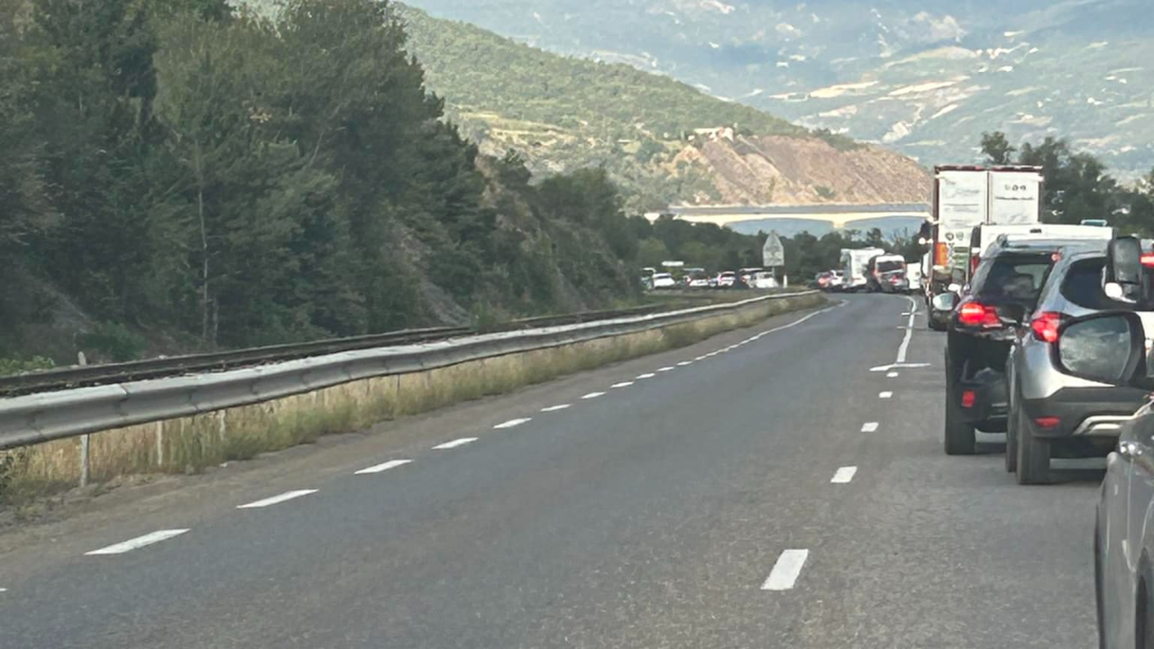 Hautes-Alpes : chantier du Riou Bourdou, Marcel Cannat voit rouge Hautes-Alpes : chantier du Riou Bourdou, Marcel Cannat voit rouge