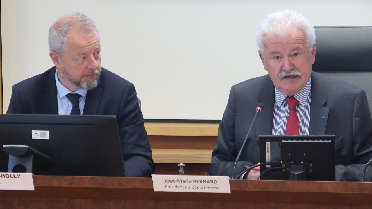 Hautes-Alpes : « coup de gueule » de Jean-Marie Bernard lors de la plénière Hautes-Alpes : « coup de gueule » de Jean-Marie Bernard lors de la plénière