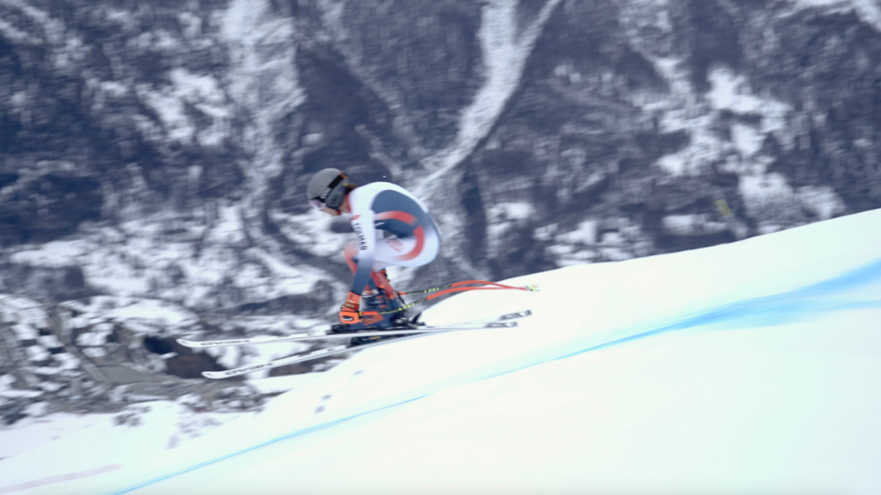Hautes-Alpes : des skieurs pros sur la piste FIS de la station d'Orcières