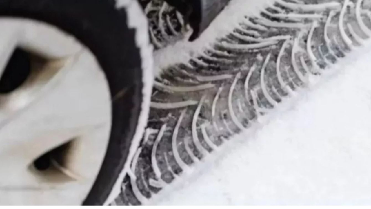 Hautes-Alpes : épisodes neigeux, les équipements spéciaux obligatoires Hautes-Alpes : épisodes neigeux, les équipements spéciaux obligatoires