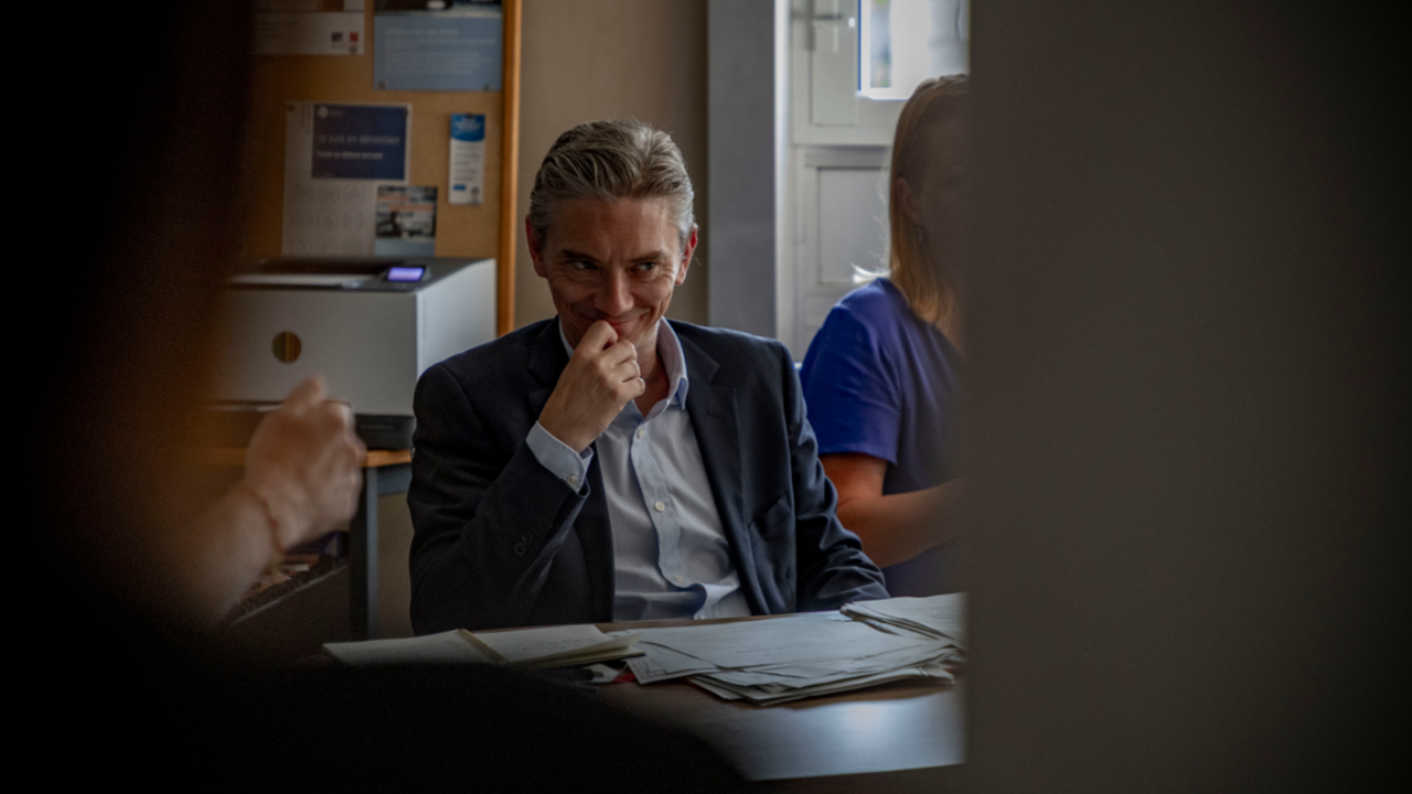 Hautes-Alpes : "Impossible" en tournage avec un acteur triplement césarisé