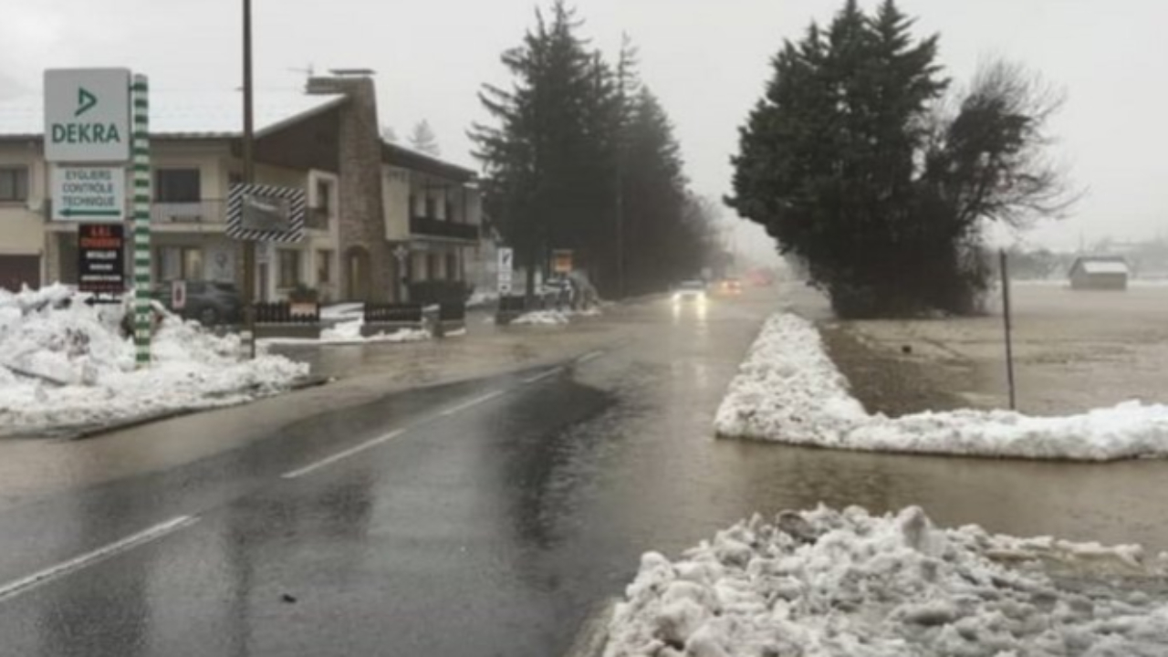 Hautes-Alpes : la RN 94 finalement ouverte à Eygliers Hautes-Alpes : la RN 94 finalement ouverte à Eygliers