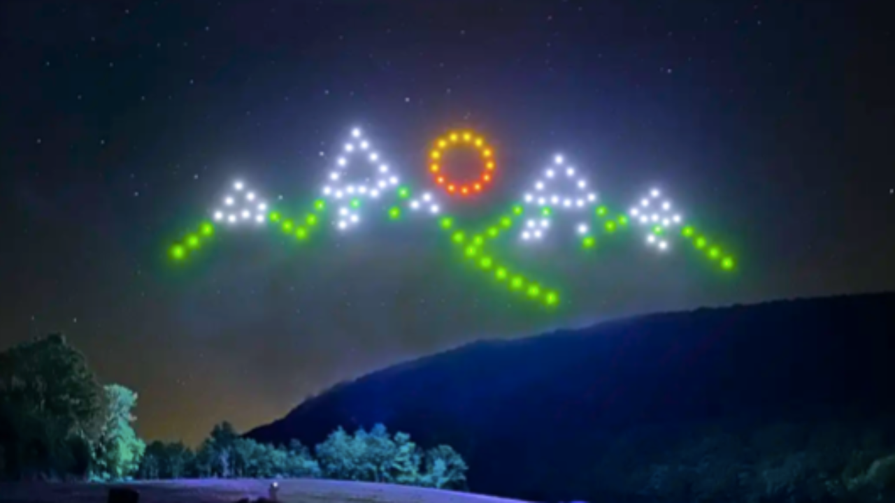 Hautes-Alpes : le premier spectacle de drone lumineux aura lieu à Montgenèvre Hautes-Alpes : le premier spectacle de drone lumineux aura lieu à Montgenèvre