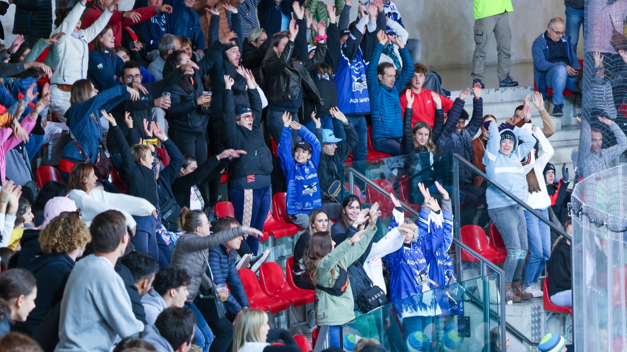 Hautes-Alpes : le public des Rapaces espère lever à nouveau les bras ce soir Hautes-Alpes : le public des Rapaces espère lever à nouveau les bras ce soir