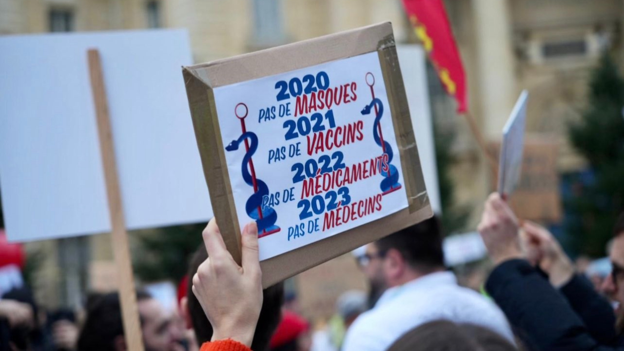 Hautes-Alpes : les blouses blanches voient rouge