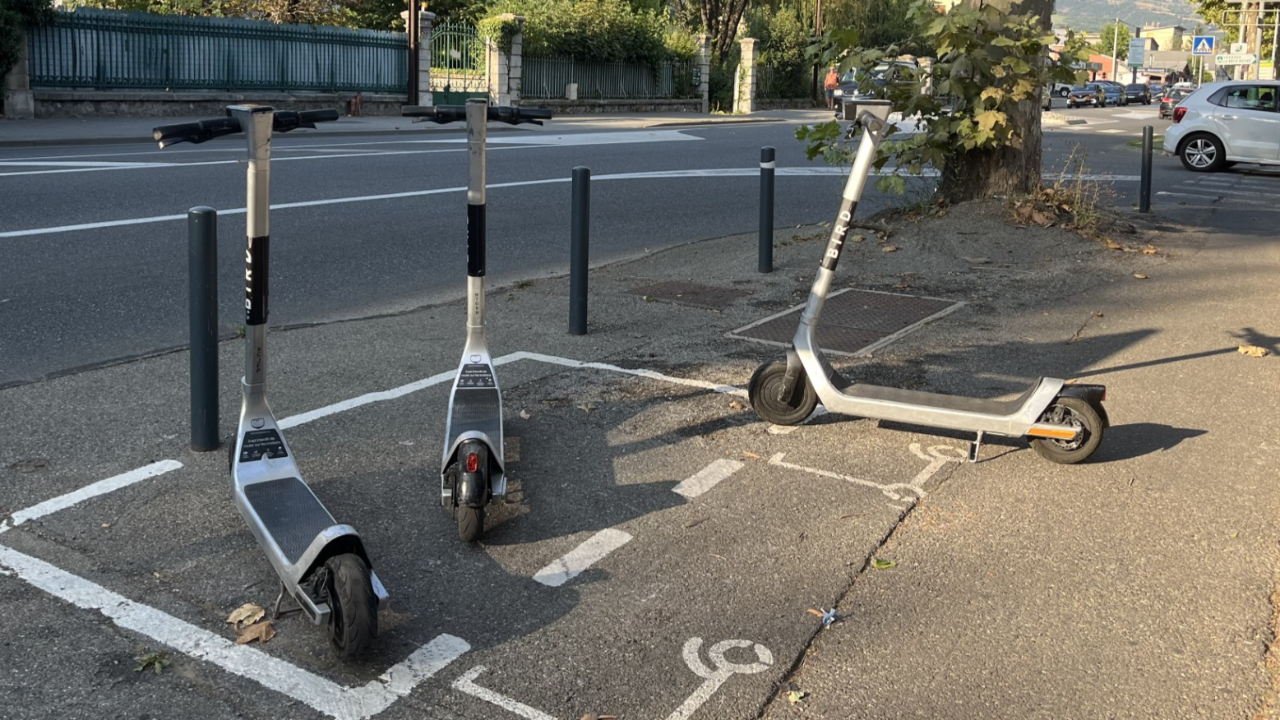 Hautes-Alpes : les trottinettes dans Gap, entre danger pour les piétons et aide à la mobilité Hautes-Alpes : les trottinettes dans Gap, entre danger pour les piétons et aide à la mobilité