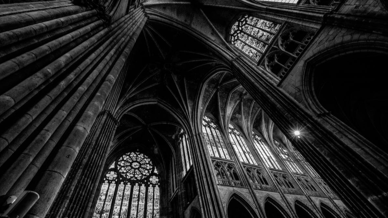 Hautes-Alpes : Notre-Dame du Réal illuminée par des bougies Hautes-Alpes : Notre-Dame du Réal illuminée par des bougies