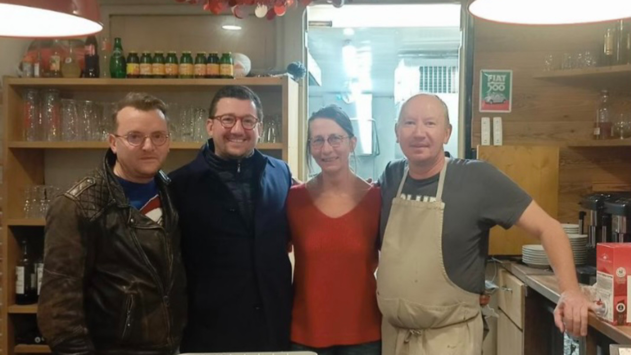 Hautes-Alpes: pour Noël, la solidarité s'installe à Briançon Hautes-Alpes: pour Noël, la solidarité s'installe à Briançon