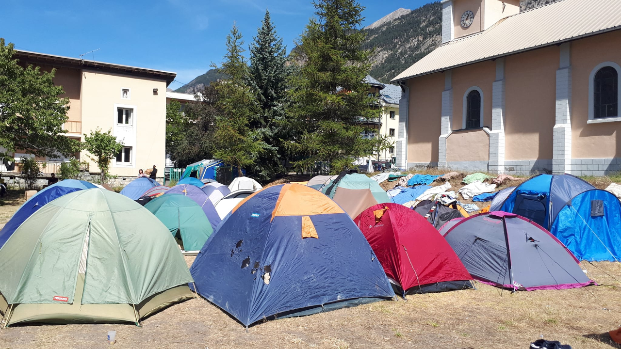 Hautes-Alpes : Refuges Solidaires lance un appel d'urgence humanitaire Hautes-Alpes : Refuges Solidaires lance un appel d'urgence humanitaire