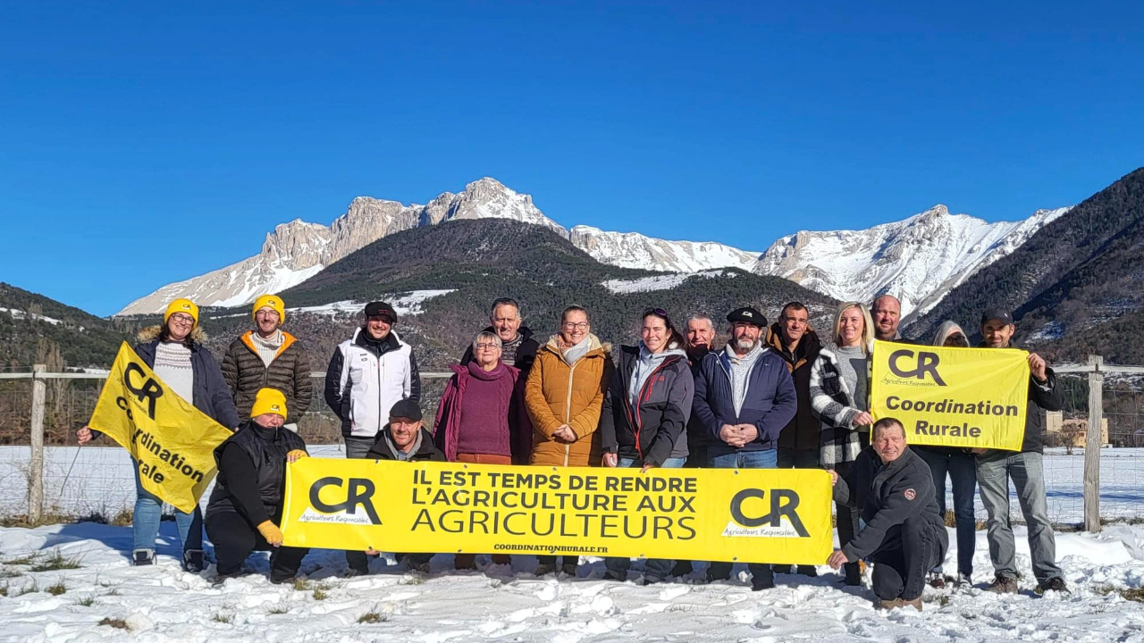 "Il faut avoir des exploitations qui rémunèrent, mais pas des exploitations dans le système de la FNSEA" dénonce S. Jousselme "Il faut avoir des exploitations qui rémunèrent, mais pas des exploitations dans le système de la FNSEA" dénonce S. Jousselme