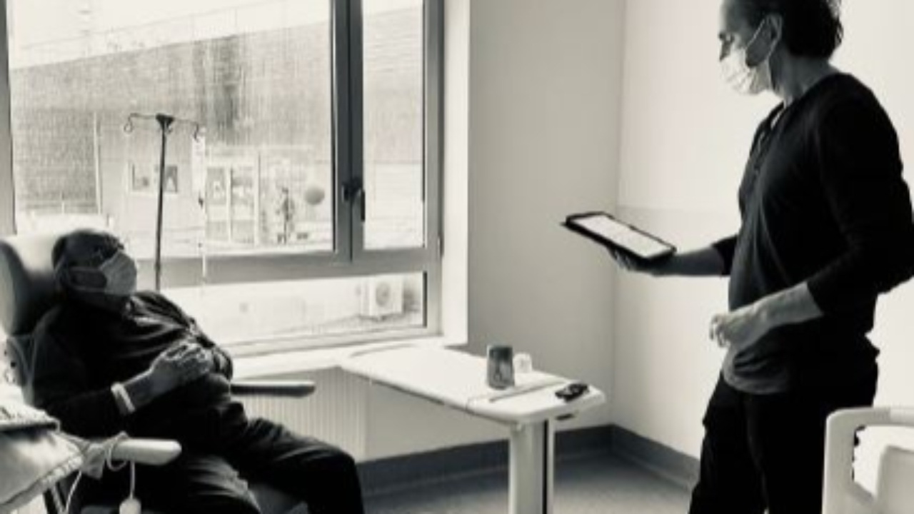 L’acteur Thomas Cousseau est venu partager un moment littéraire au CHICAS de Gap L’acteur Thomas Cousseau est venu partager un moment littéraire au CHICAS de Gap