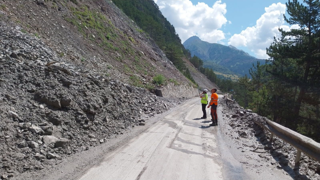 La circulation rétablie sur la RD 900, au Pas de la Rochaille à St Paul sur Ubaye La circulation rétablie sur la RD 900, au Pas de la Rochaille à St Paul sur Ubaye