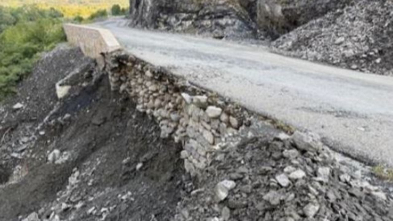 La RD 900 C reste fermée à toute circulation dans les Gorges de la Blanche La RD 900 C reste fermée à toute circulation dans les Gorges de la Blanche