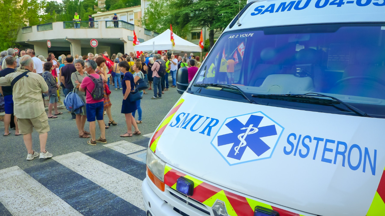 Le SMUR de Digne suspendu, l’AMUF 04 alerte sur un danger pour la population