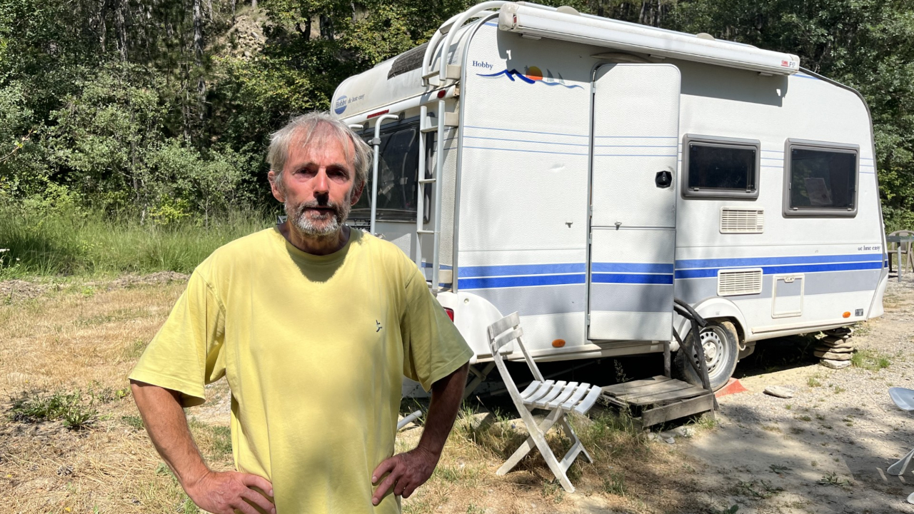 Les coupes de bois se poursuivent près de chez lui : Philippe Tribaudeau porte plainte pour mise en danger d'autrui Les coupes de bois se poursuivent près de chez lui : Philippe Tribaudeau porte plainte pour mise en danger d'autrui