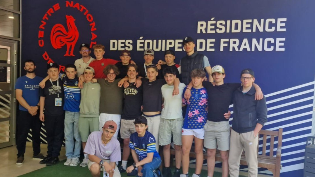 Les jeunes rugbymen de Brian&ccedil;on &agrave; la d&eacute;couverte du centre d'entra&icirc;nement du XV de France
