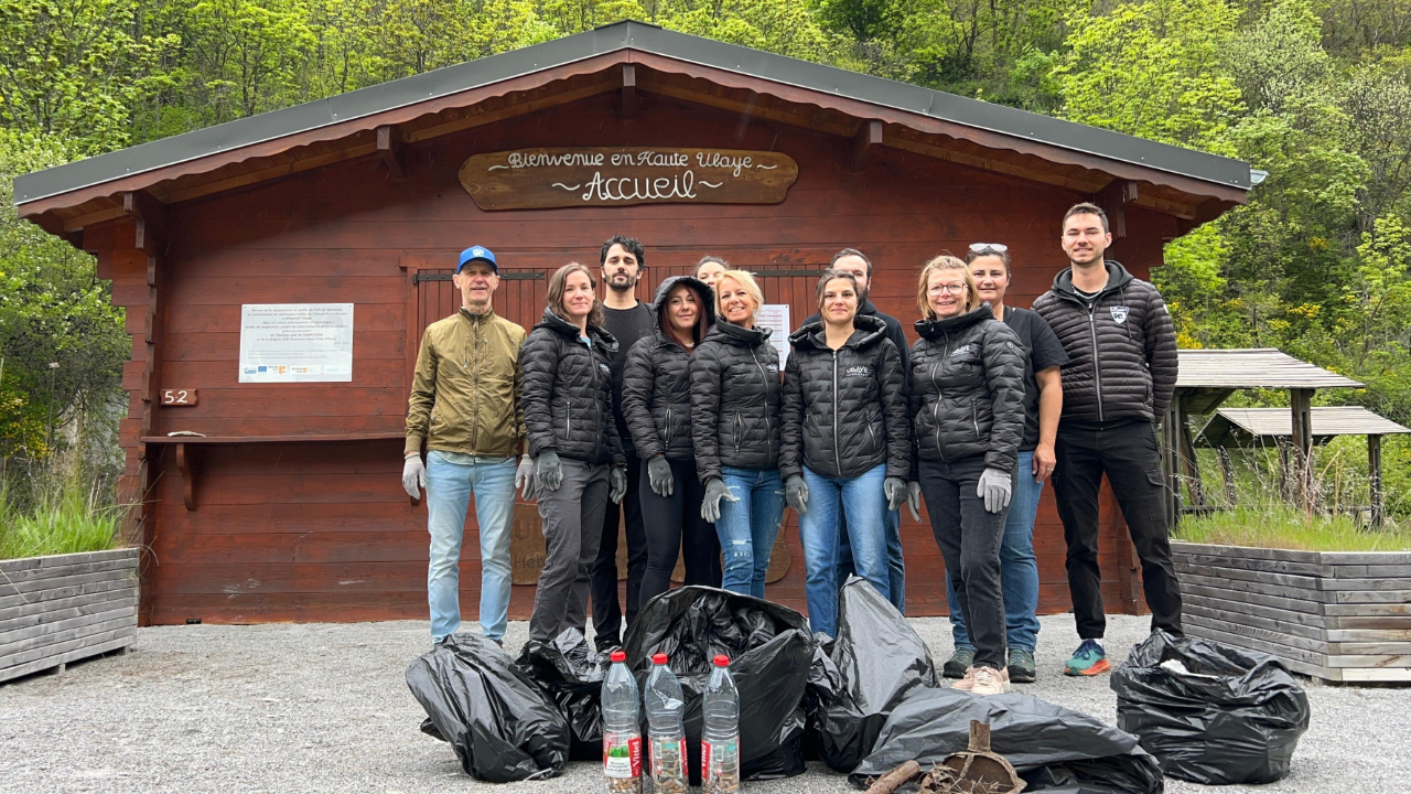Plus de 14 kilos de déchets ramassés par Ubaye Tourisme lors d'une matinée de cohésion Plus de 14 kilos de déchets ramassés par Ubaye Tourisme lors d'une matinée de cohésion
