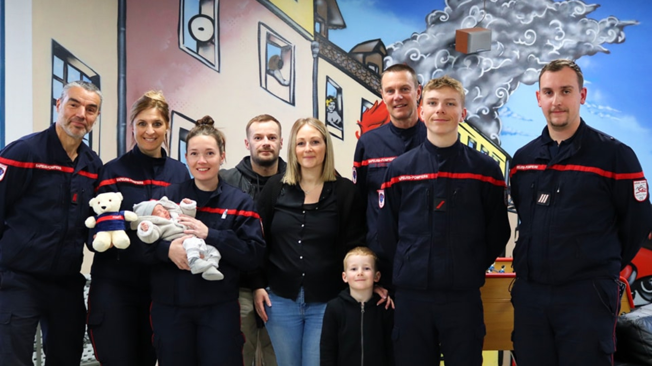 Trop pressé, un bébé né à la maison entouré des pompiers d’Embrun