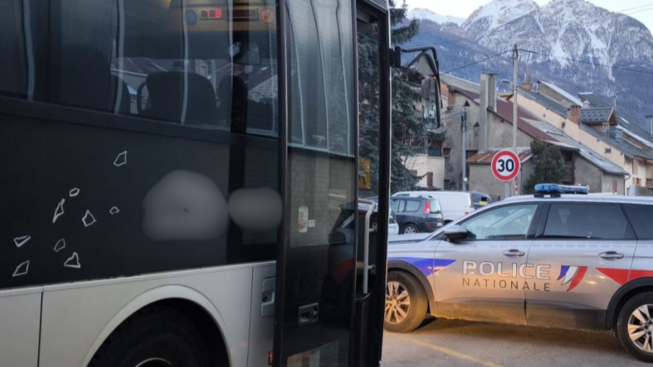 Un conducteur de bus contrôlé positif aux stupéfiants dans les Hautes-Alpes Un conducteur de bus contrôlé positif aux stupéfiants dans les Hautes-Alpes