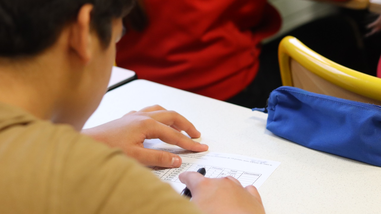 Un élève de CM2 sème la terreur à Baratier : plusieurs institutrices agressées, une fracture du nez à déplorer Un élève de CM2 sème la terreur à Baratier : plusieurs institutrices agressées, une fracture du nez à déplorer