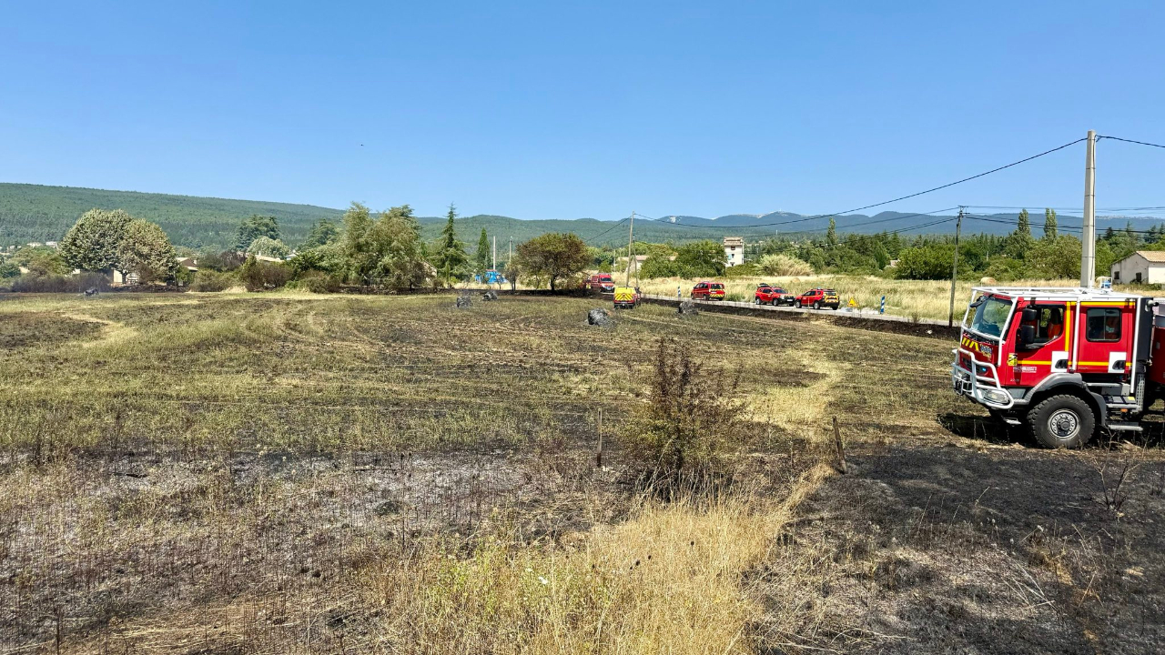 Un feu d’espace naturel à Saint Etienne les Orgues Un feu d’espace naturel à Saint Etienne les Orgues