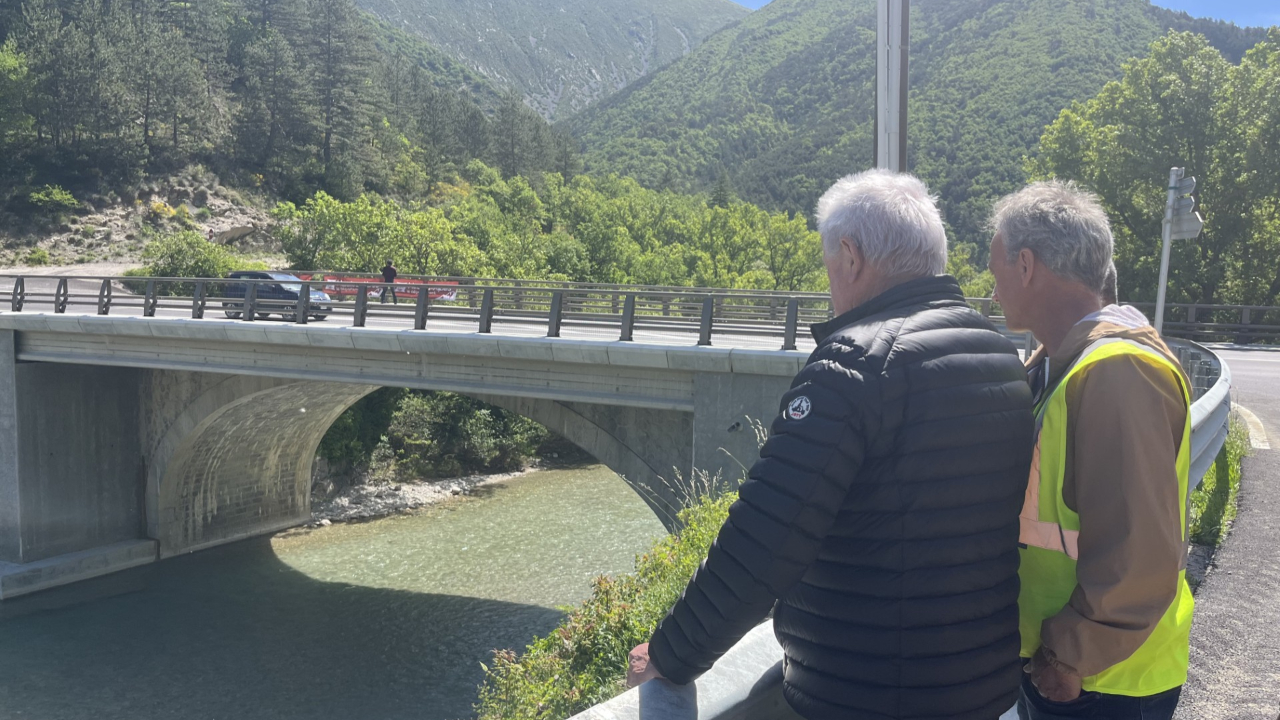 Un pont de pierre tout neuf à Serres sur la RD1075