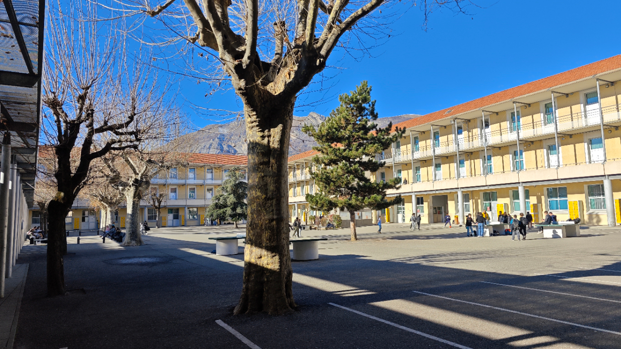 Une convention face au décrochage scolaire Une convention face au décrochage scolaire
