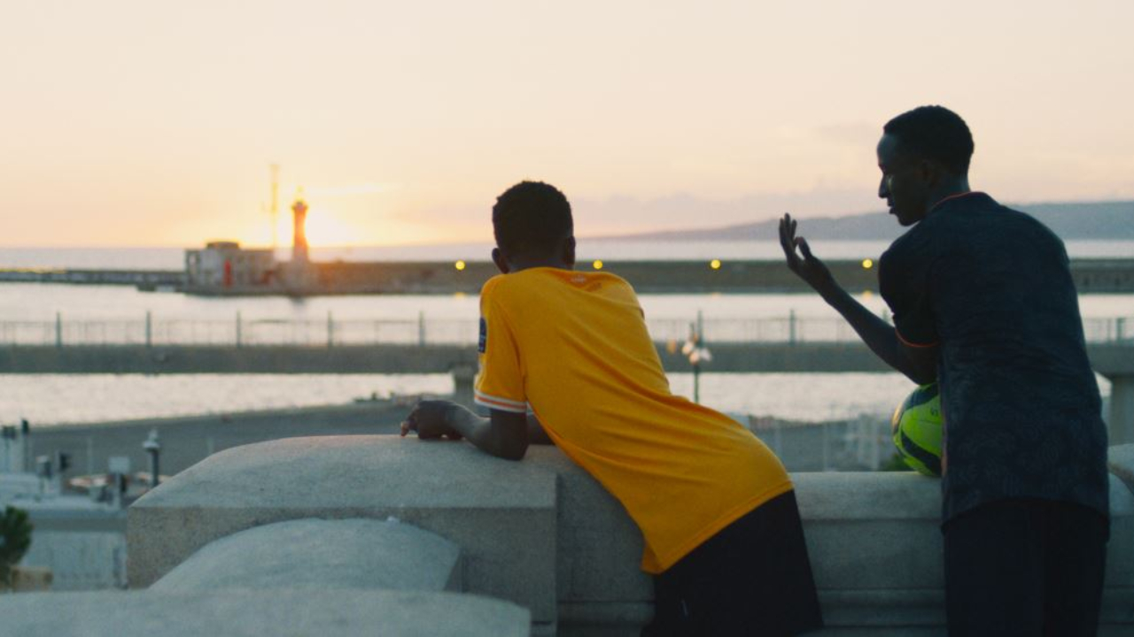 Une plongée dans la vie de cinq ados, mineurs non accompagnés Une plongée dans la vie de cinq ados, mineurs non accompagnés