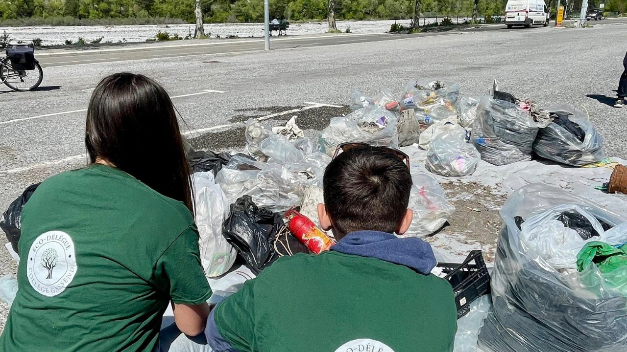 Une tonne de déchets collectée Une tonne de déchets collectée