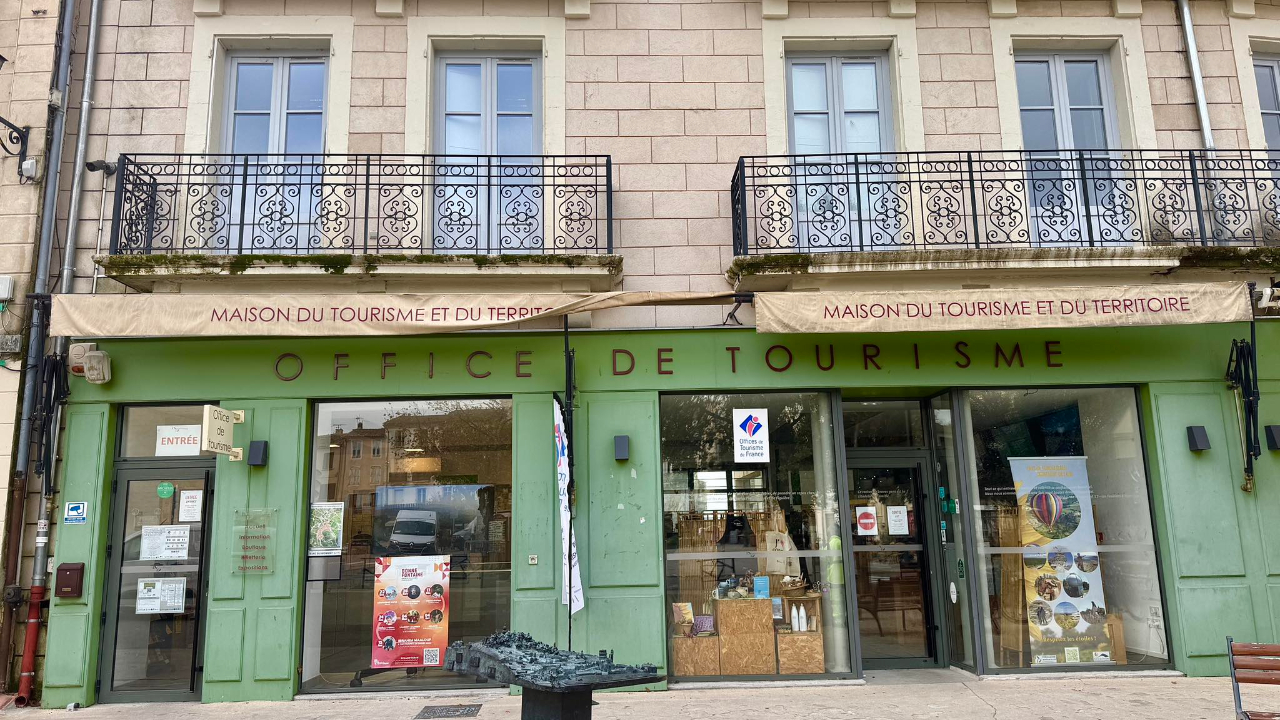 Victime d'un incendie, l'Office de tourisme de Forcalquier rouvre ses portes