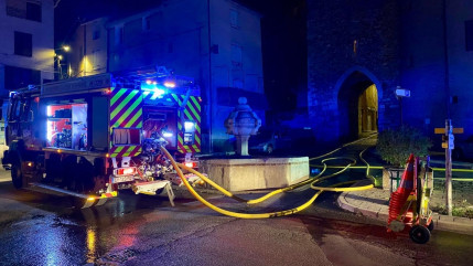 Alpes de Haute-Provence : le garage d'un immeuble s'embrase à Riez