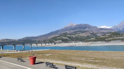 Alpes du Sud : quel avenir pour le lac de Serre-Ponçon face au réchauffement climatique ? Alpes du Sud : quel avenir pour le lac de Serre-Ponçon face au réchauffement climatique ?