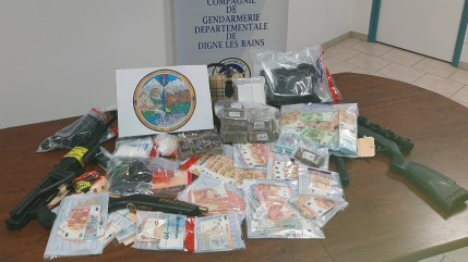 Armes, explosifs et 9 interpellations : une vaste op&eacute;ration antistups dans les Alpes-de-Haute-Provence