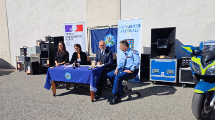 Aspres sur Buëch, « probablement la rave party la plus verbalisée de France » Aspres sur Buëch, « probablement la rave party la plus verbalisée de France »