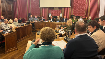 « Attendre la période préélectorale pour augmenter les budgets associatifs, c’est petit » juge M-J. Allemand « Attendre la période préélectorale pour augmenter les budgets associatifs, c’est petit » juge M-J. Allemand