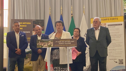 Colmars les Alpes accueille la première Foire des métiers franco-italienne Colmars les Alpes accueille la première Foire des métiers franco-italienne