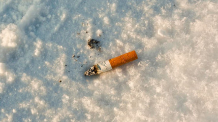 Fumer sur les pistes de ski, c’est fini