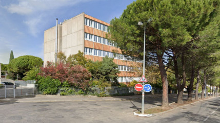 Haute-Provence : les collèges Jean Giono et du Mont-d'Or encore évacués après une alerte à la bombe Haute-Provence : les collèges Jean Giono et du Mont-d'Or encore évacués après une alerte à la bombe