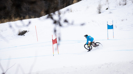 Haute-Provence : on dévale aussi les pistes en VTT sur neige à Pra Loup