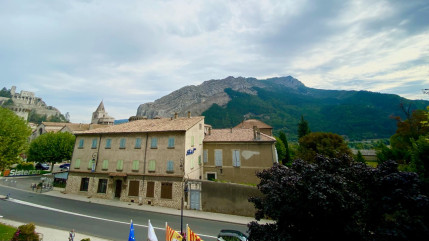 Haute-Provence : un homme blessé de plusieurs coups de couteau à Sisteron