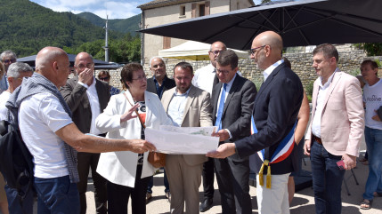 Haute-Provence : un vrai cœur de ville pour La Robine sur Galabre