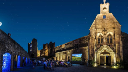 Hautes-Alpes : à Tallard, les vitraux du château vont retrouver leur lustre d’antan