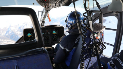 Hautes-Alpes : deux alpinistes passent la nuit à 2.300 mètres d’altitude