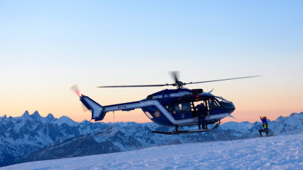 Hautes-Alpes : les anges gardiens de la montagne font de la sensibilisation Hautes-Alpes : les anges gardiens de la montagne font de la sensibilisation